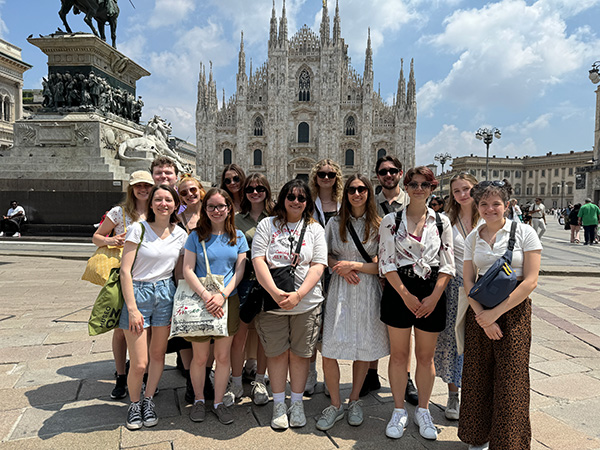 FlorenceMIADtrip24 A group of MIAD students in Florence, Italy.