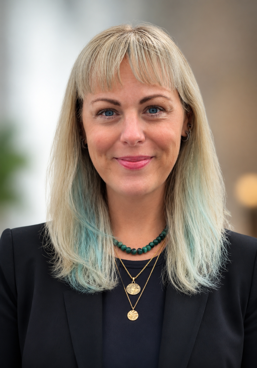 Jacqualyn Laughlin headshot
