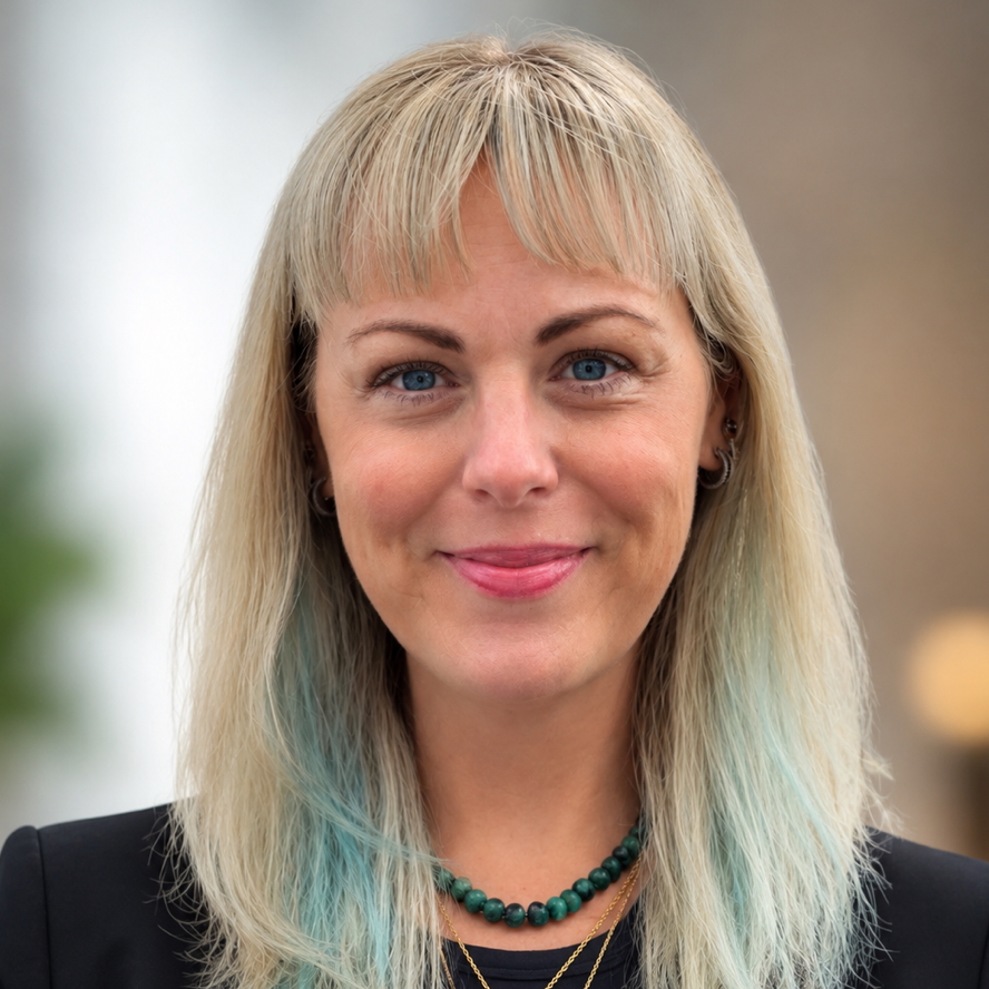 Jacqualyn Laughlin headshot